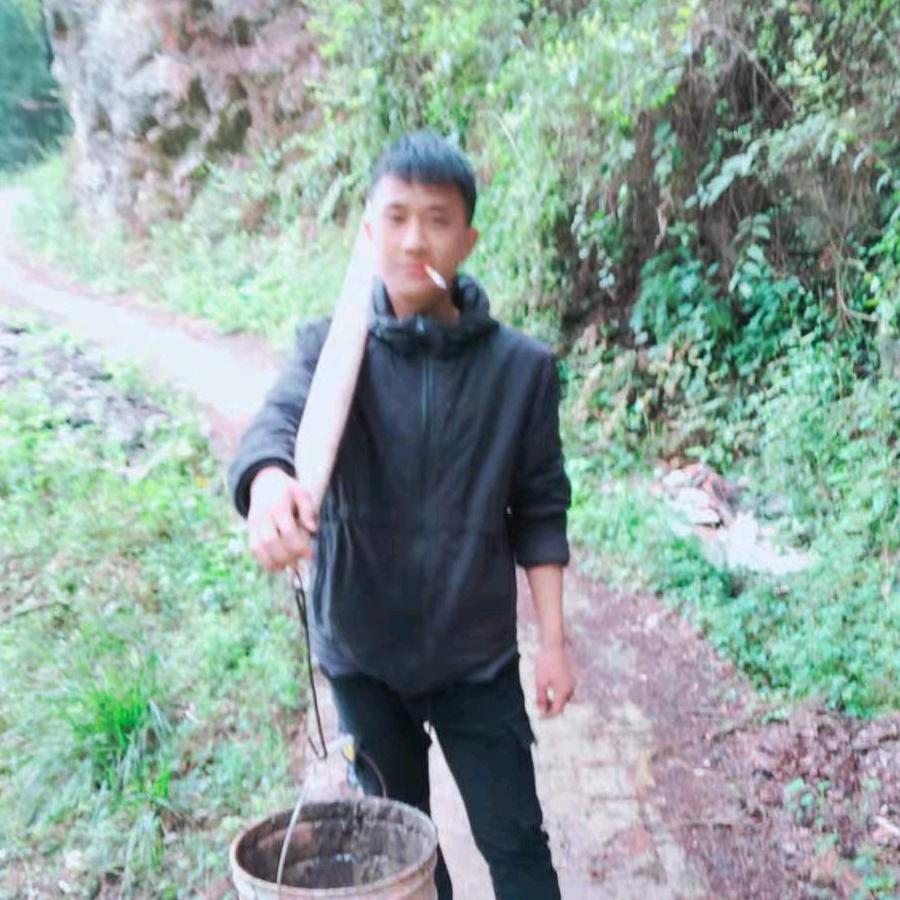 小帅哥