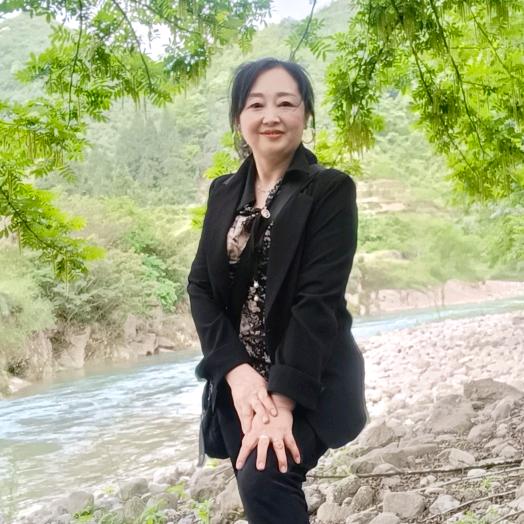 德江依彤国际女装——微微姐