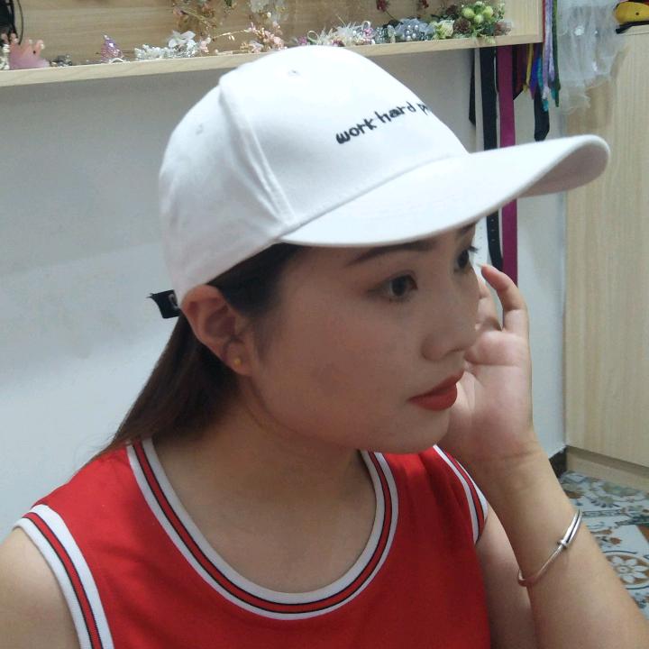 大脸妹：