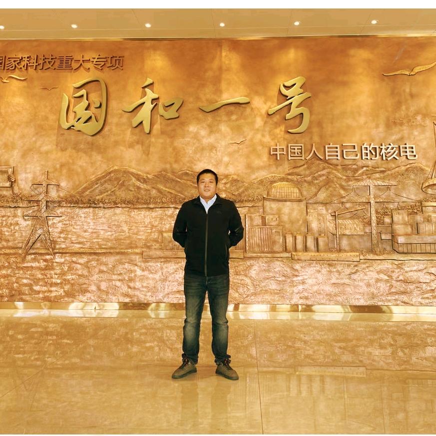 黑暗中行走的兔子