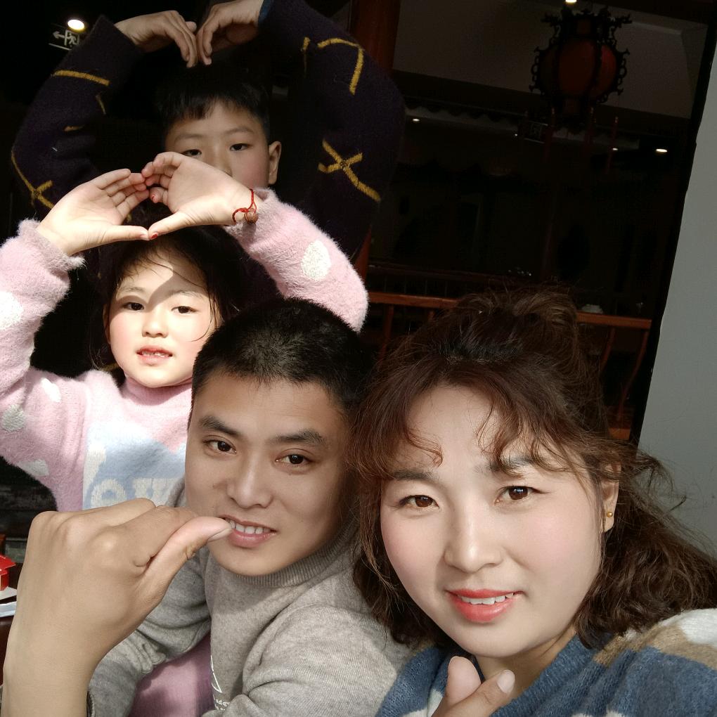 蒋家女汉子《请不要给我连续点赞 》……