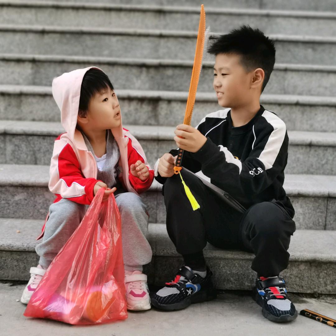黑色西装