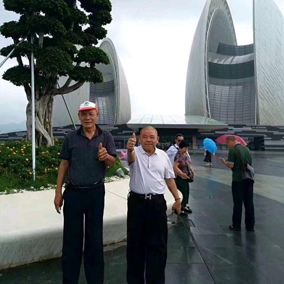 黄宏雄
