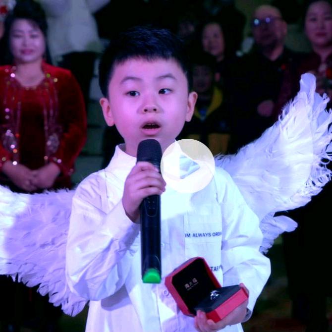 爱唱歌的小皓