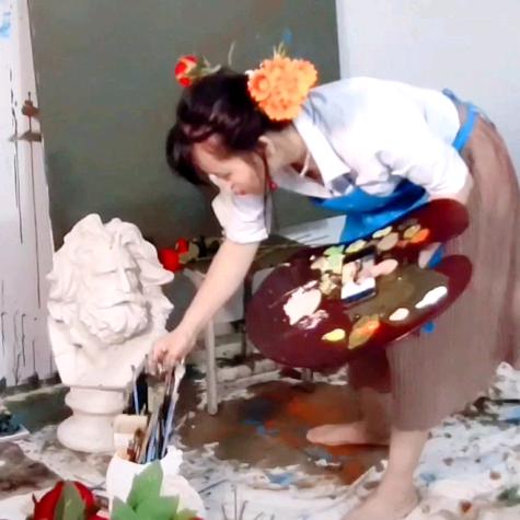 朱丽丽，绘画达人【逛龙回】