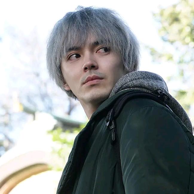 平凡显威的队长张守护头像