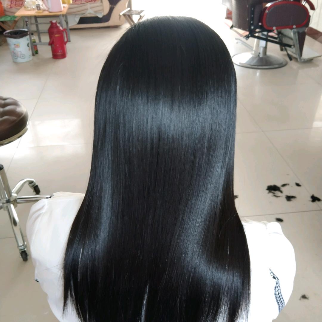 星宇家园绚彩理发店
