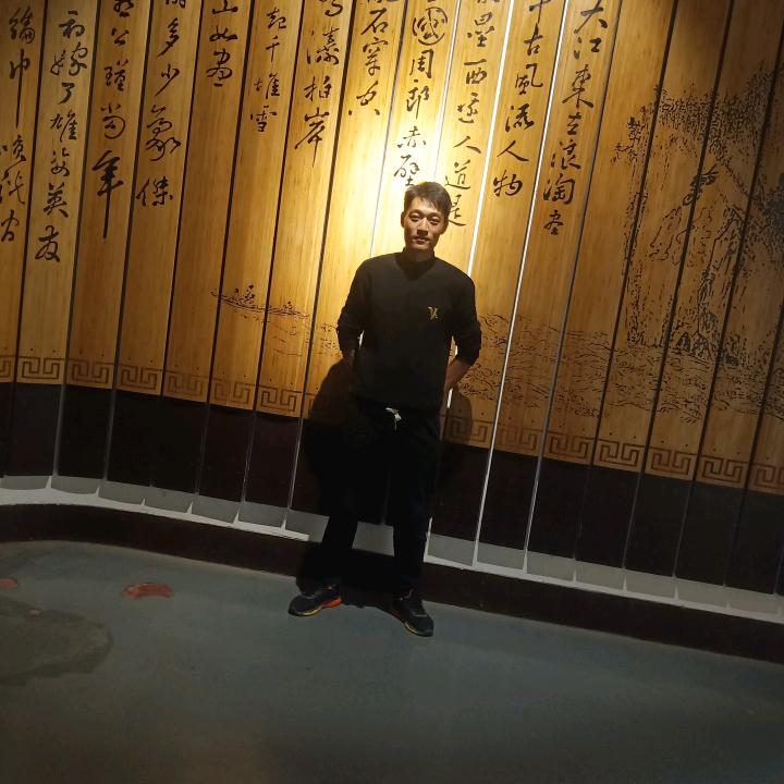 六月