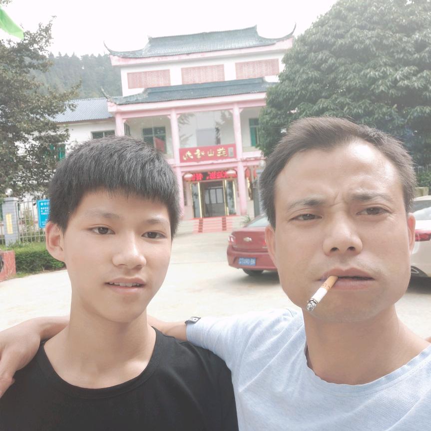 (╭☞•́⍛•̀)╭☞新哥