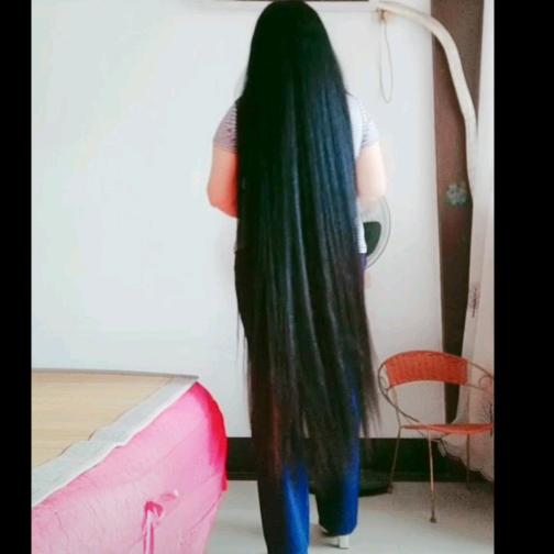 孤单一人——艳艳💋💋