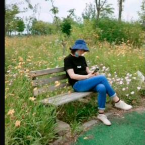 叶子✨（拒绝连赞）