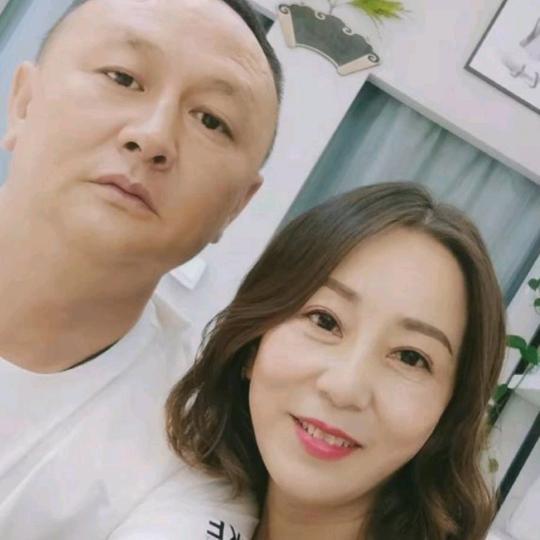 易门县菜园街，依之尚，女装，