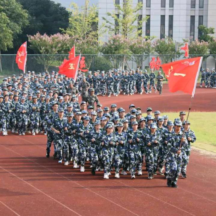 璋华   饮水心亦足☕️