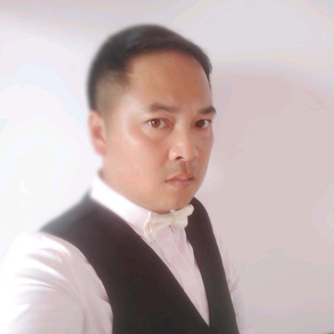 博越管乐团次中音