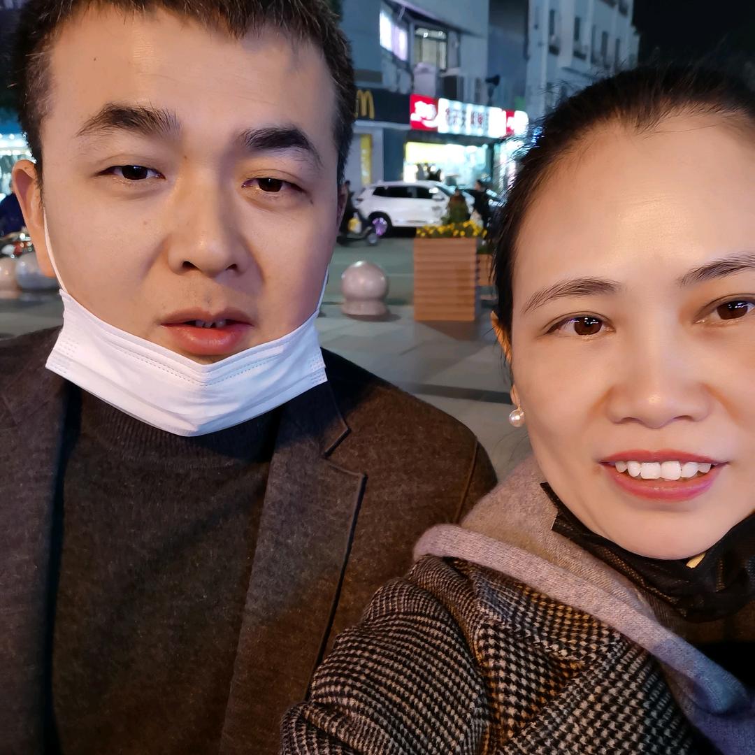 苏州中翔三区二楼2414美连泳衣批发
