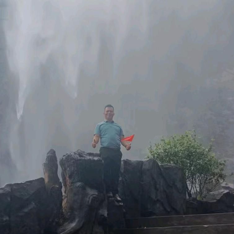恒晟钢结构梁铭荣