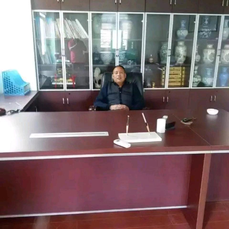 粉彩丙的张老板