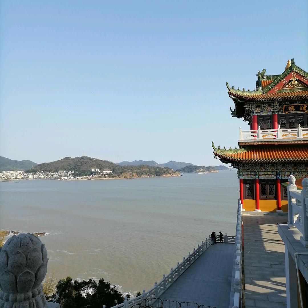 松湖烟雨.