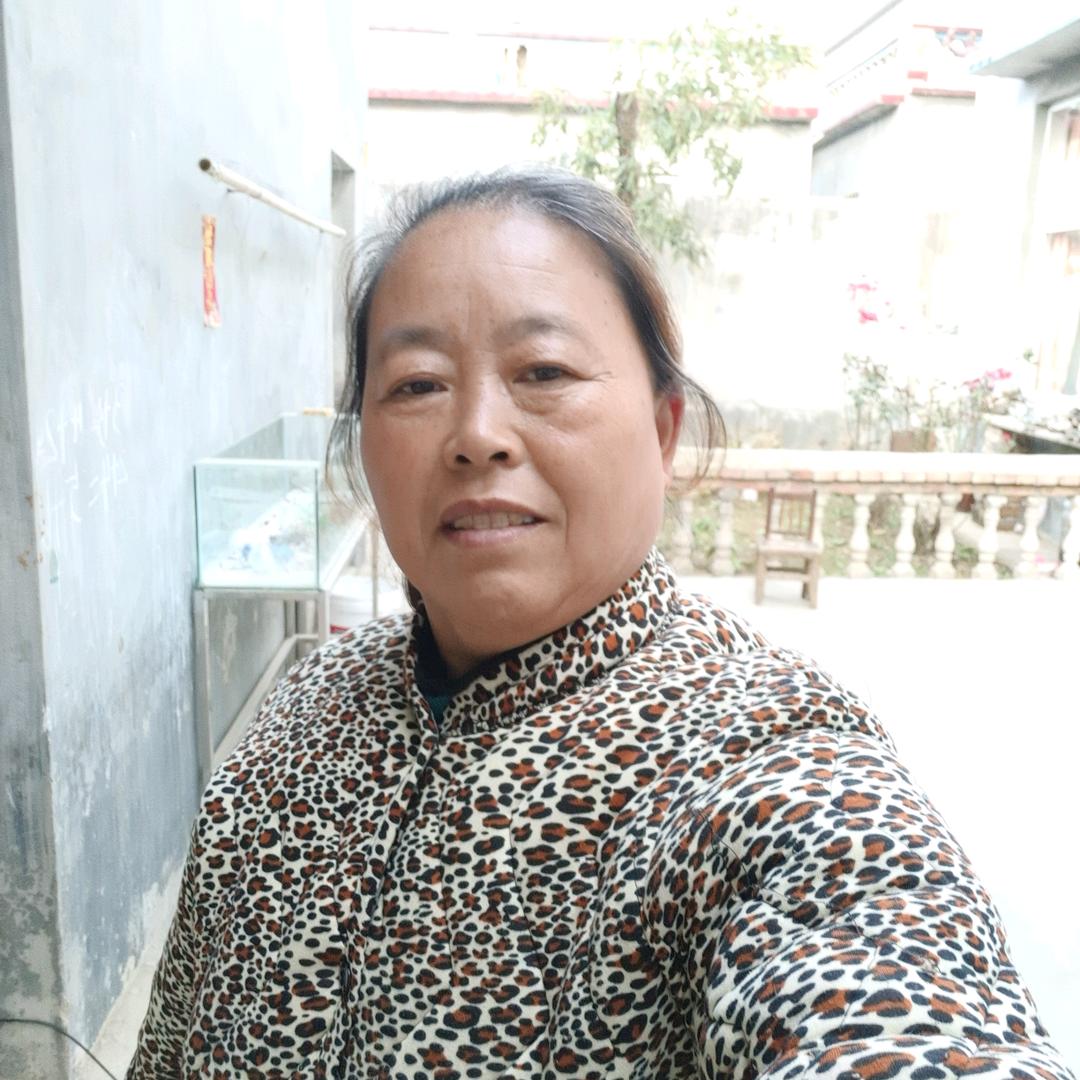 农村大妈，晚上8:30开播