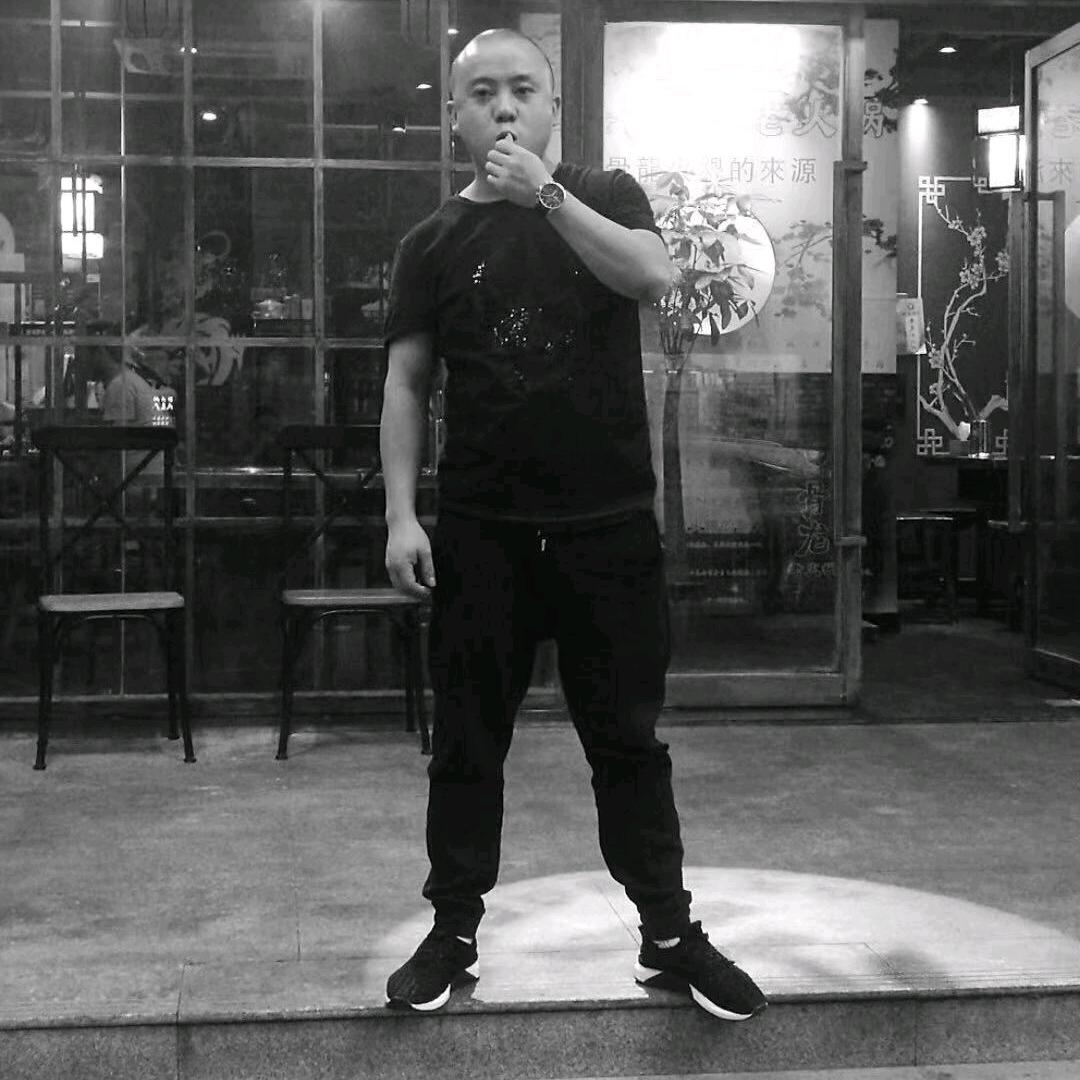 🦋এ᭄微笑背后的悲伤💔ぐ有谁懂