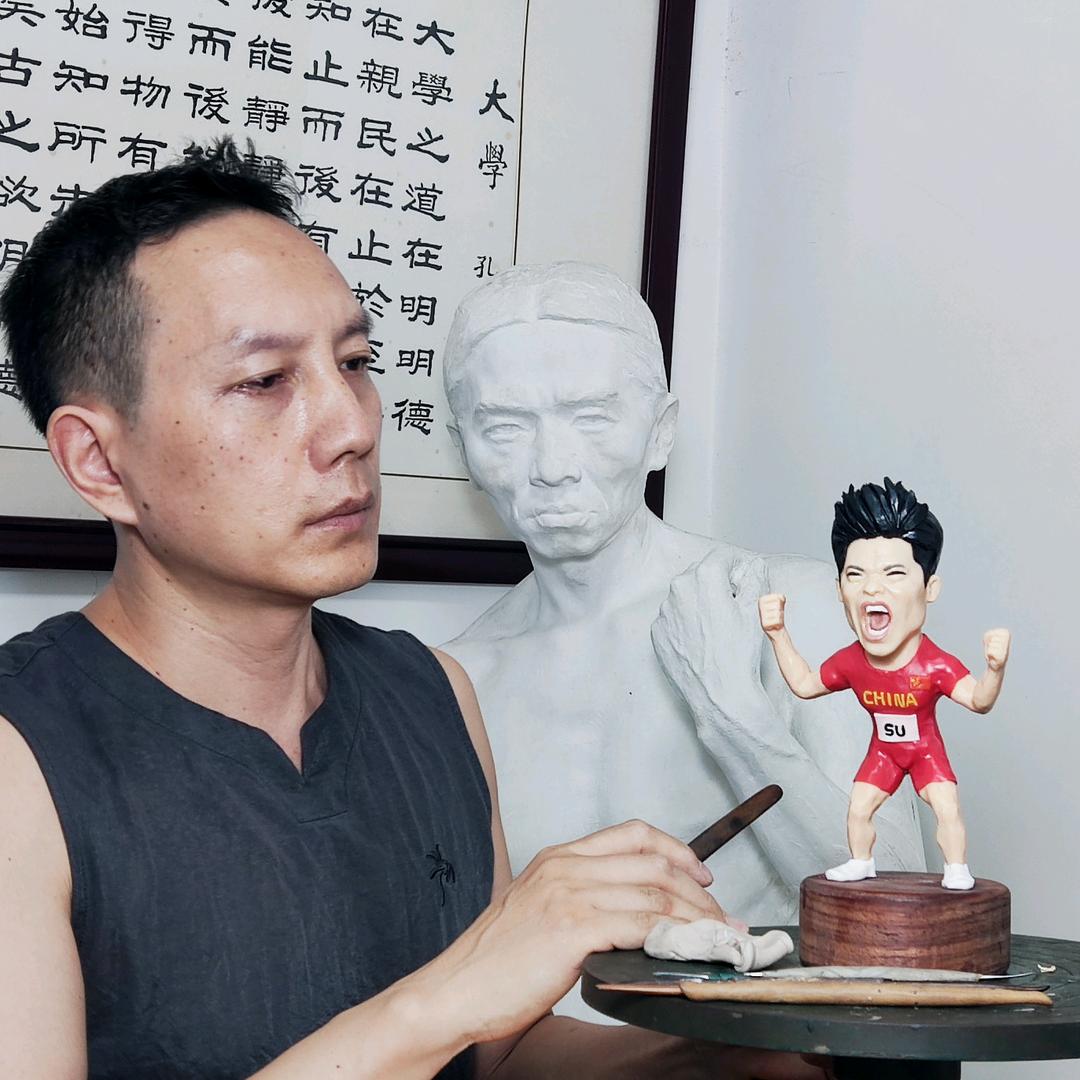 伍谷丰雕塑艺术与教学