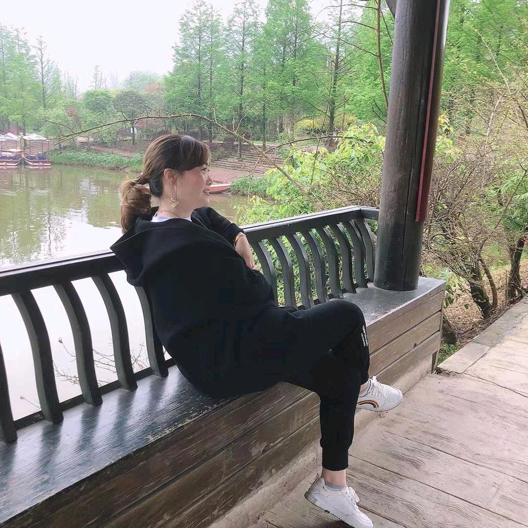 虎牙女人墨楠