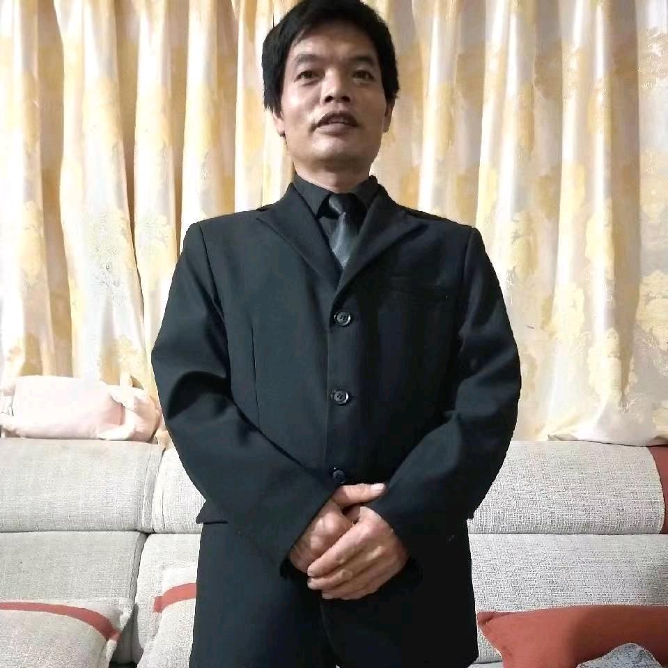 开心的树