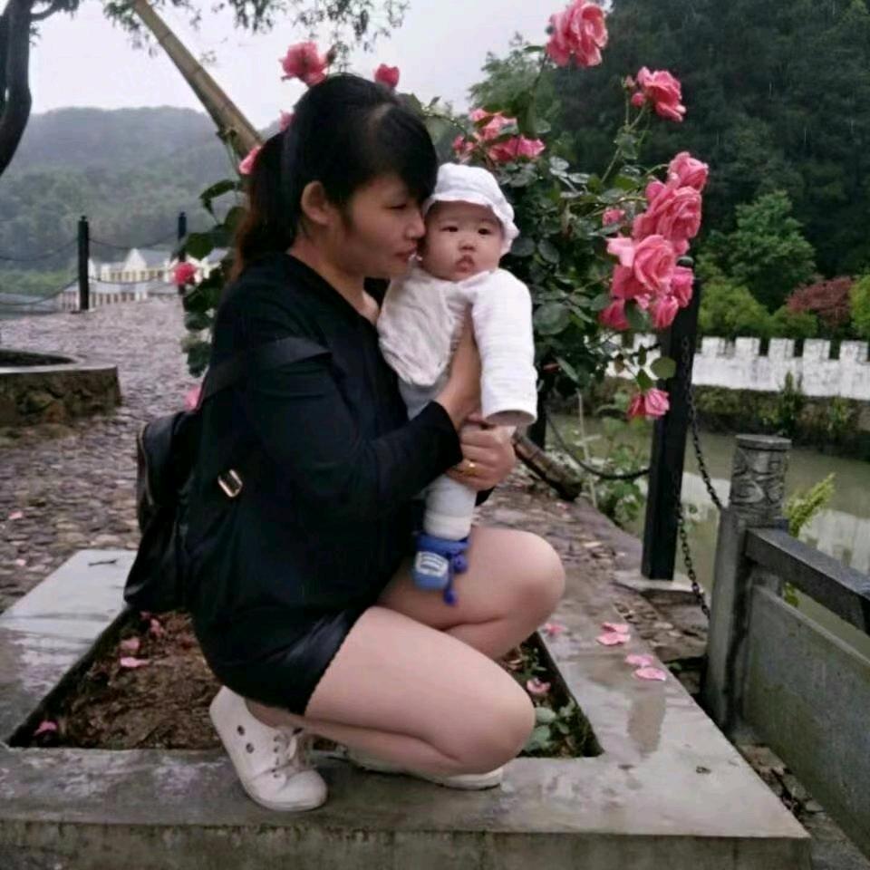 花桥金色童年童装店