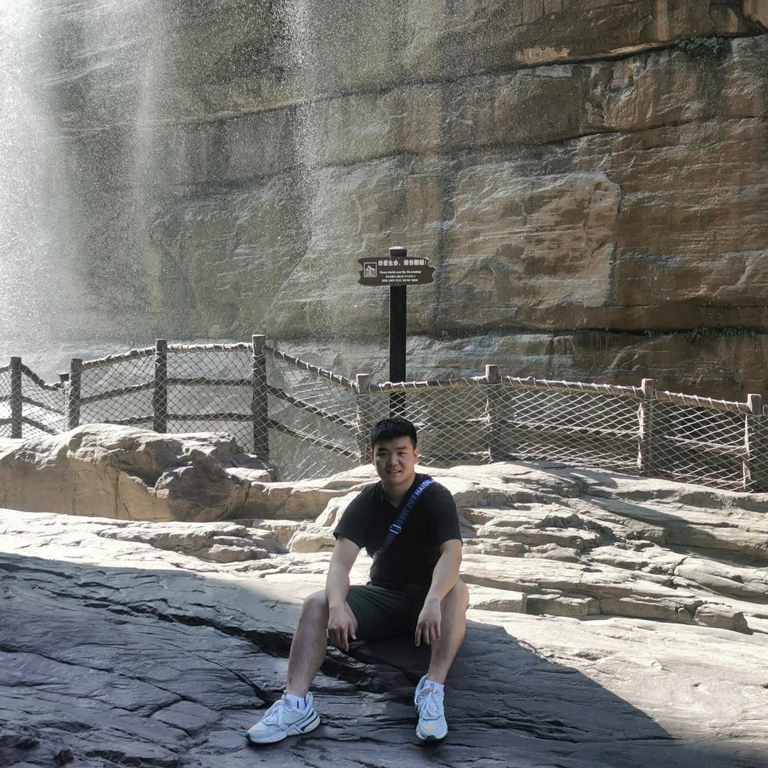 骑摩托的李老师