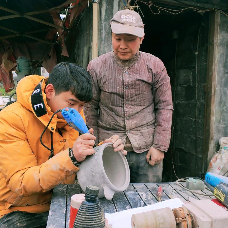 张海（镇雄张海雕塑有限责任公司）