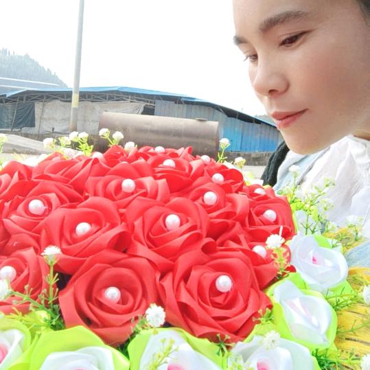 冰冰妹，花开富贵好运来