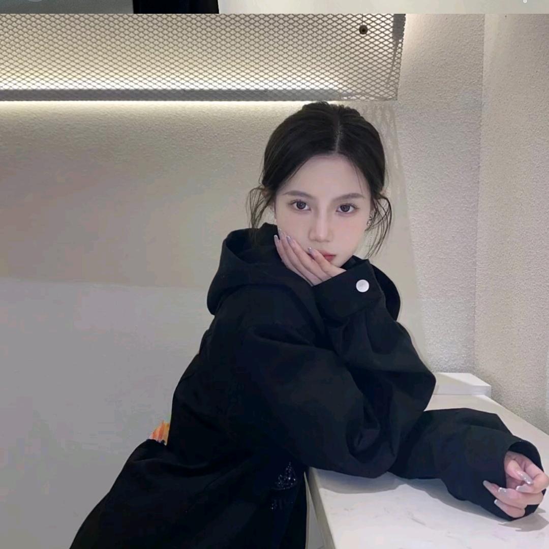 从月亮走向月亮