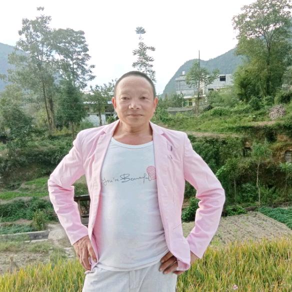 李传贵现在要当个蜜蜂小姐