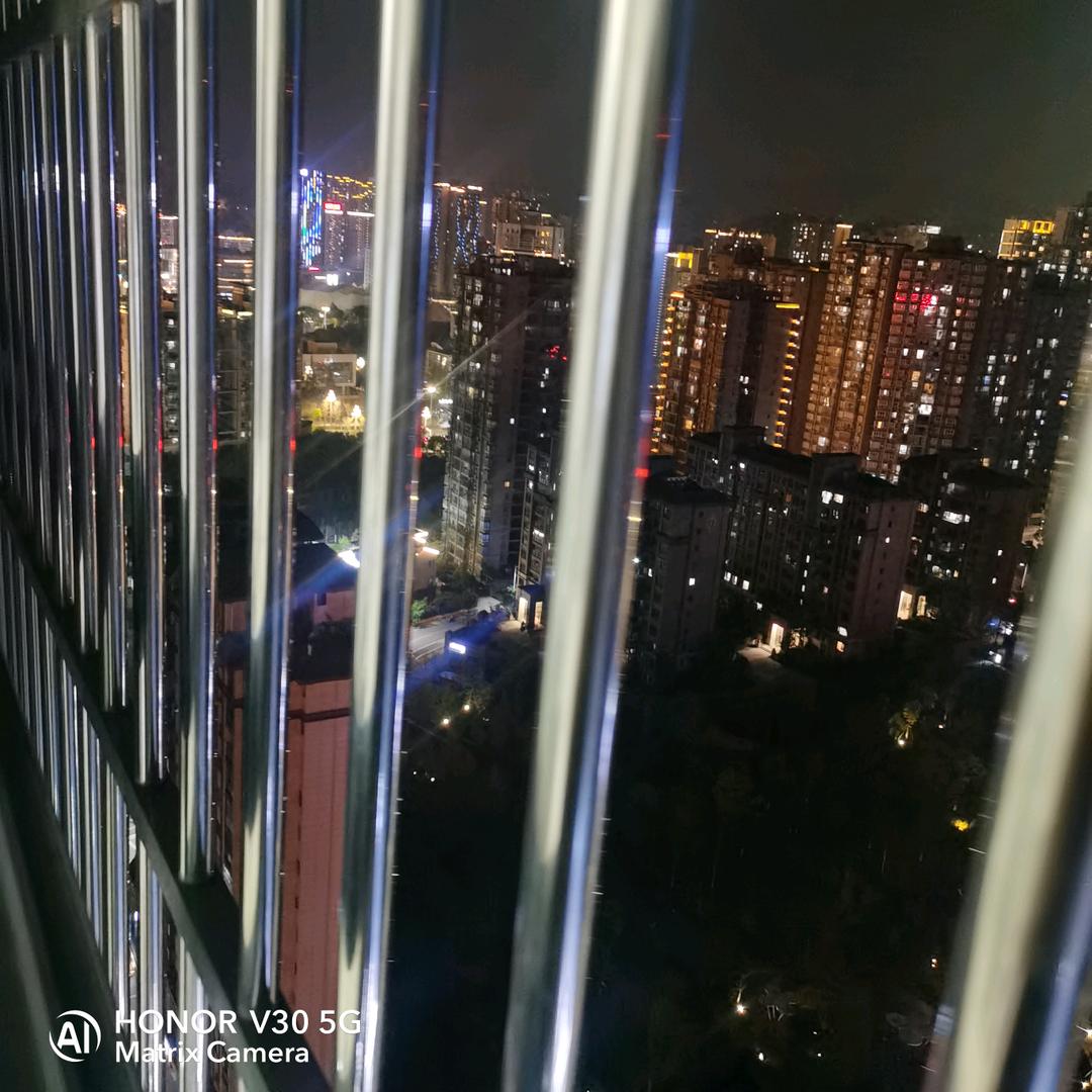 @玲