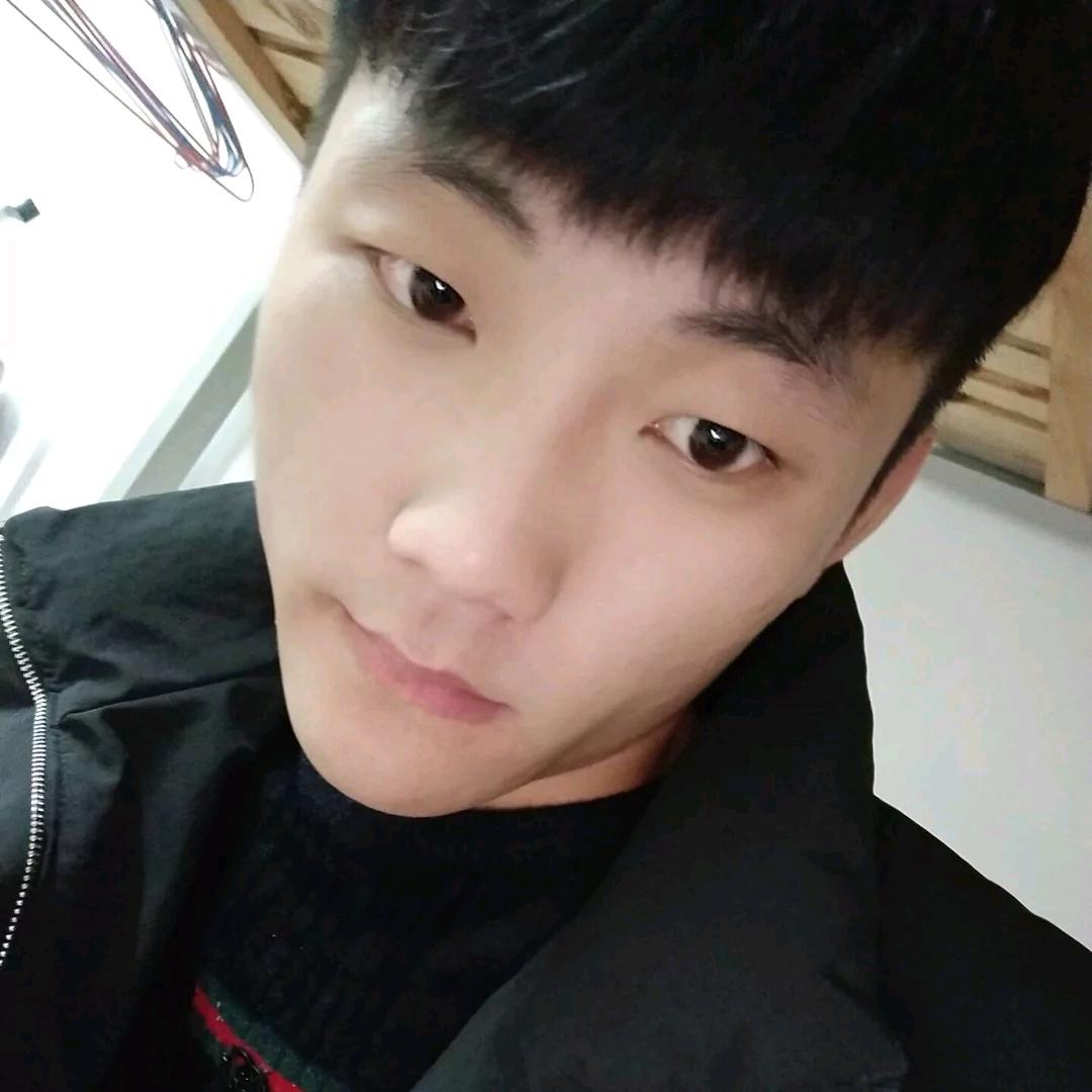 人生不要想太多，该喝咱就喝😂😂