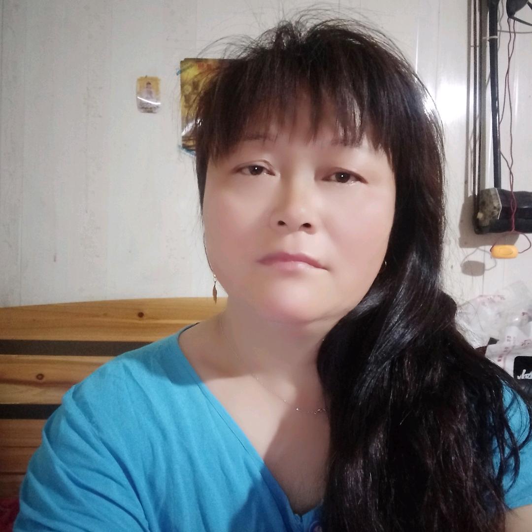 我是彩云，中午十二点半首播。