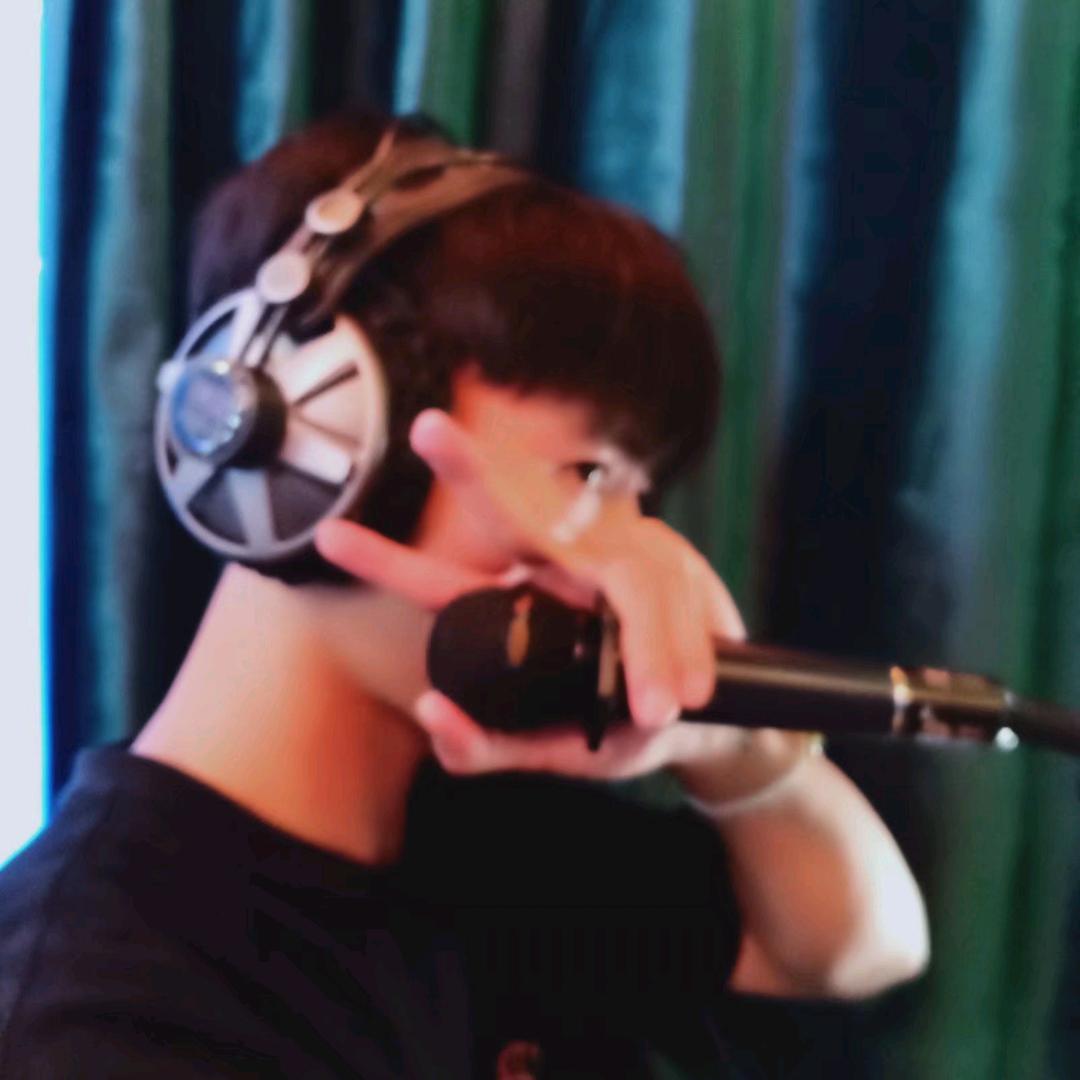 泓丶一