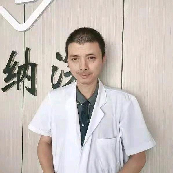 陆思东。