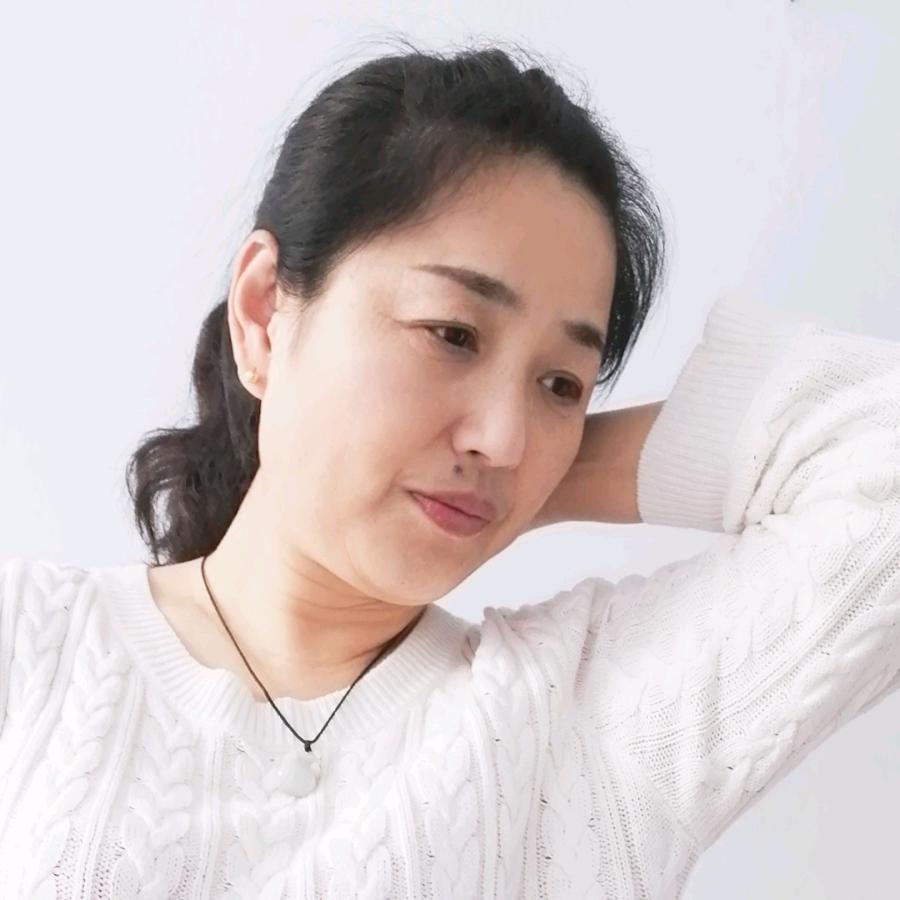 依依