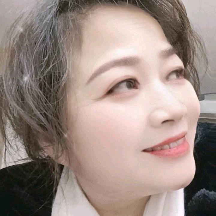 老师奶奶（真正的孩子王-阳光乐观）