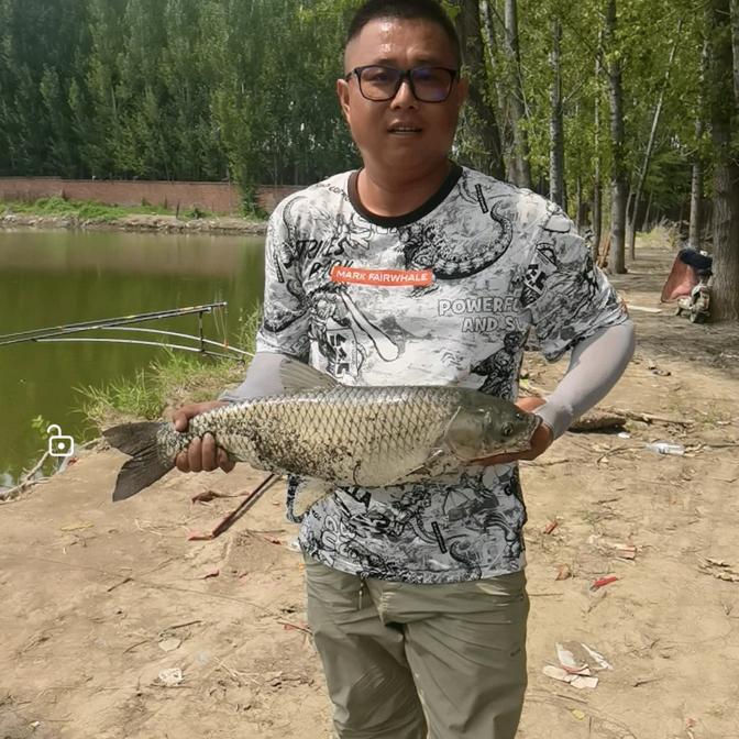 开飞机去钓鱼🐬