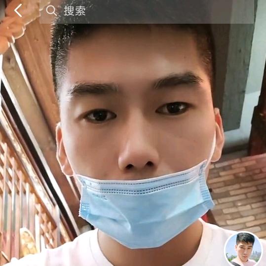 @健健