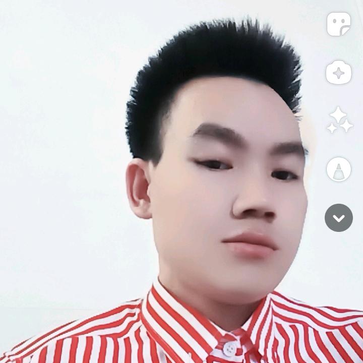 阿隆🚬ಇ᭄烟࿆ྃ似寂寞໊酒似愁࿐
