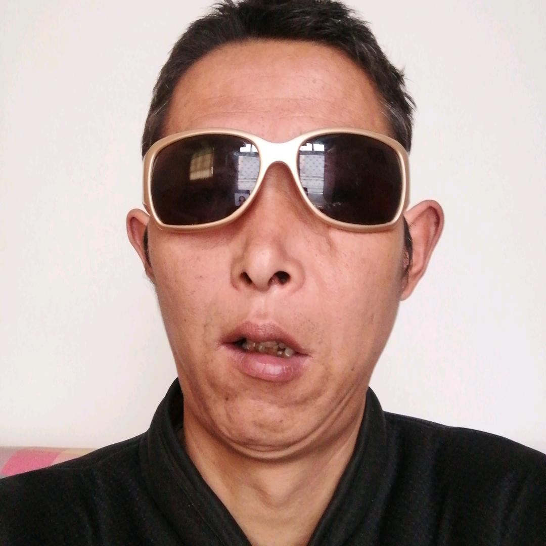 嗯