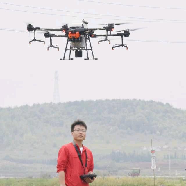 玩飞机的李彦祖（农业农机版）