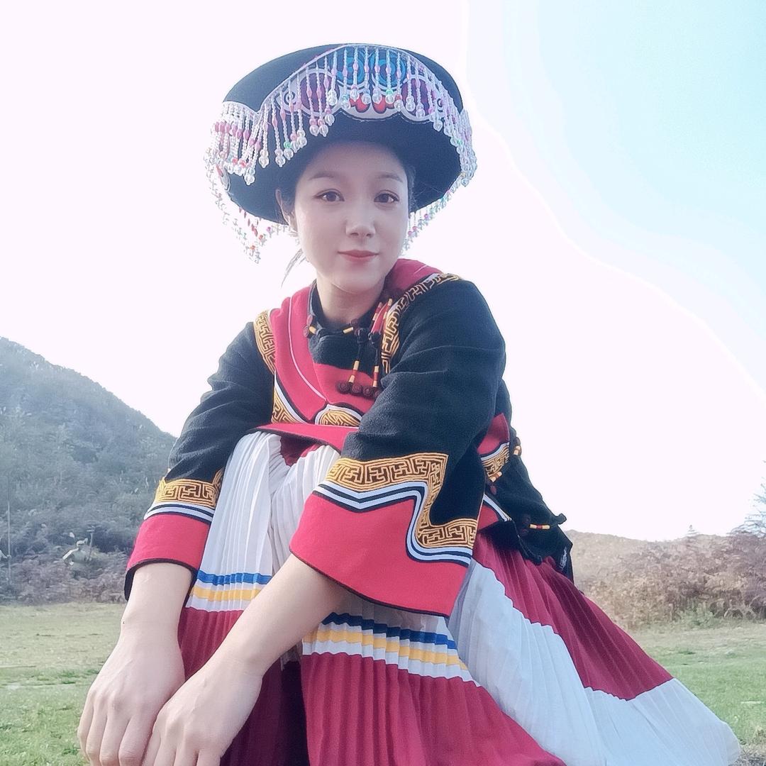 彝山薇薇