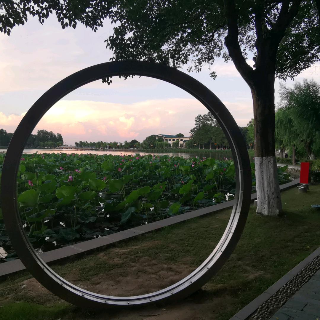 万兴平