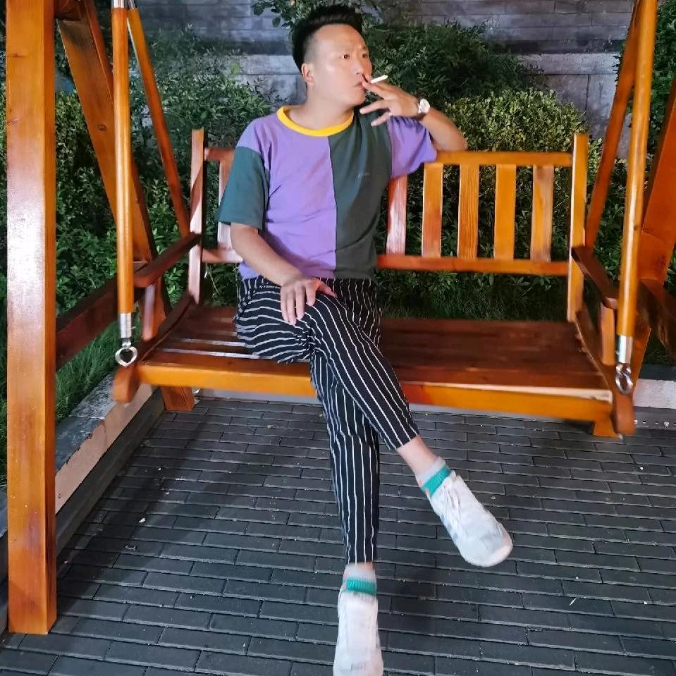 黄昏再美，总要天黑