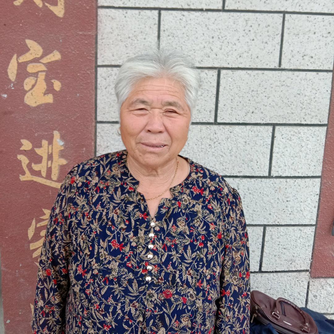 杨月英