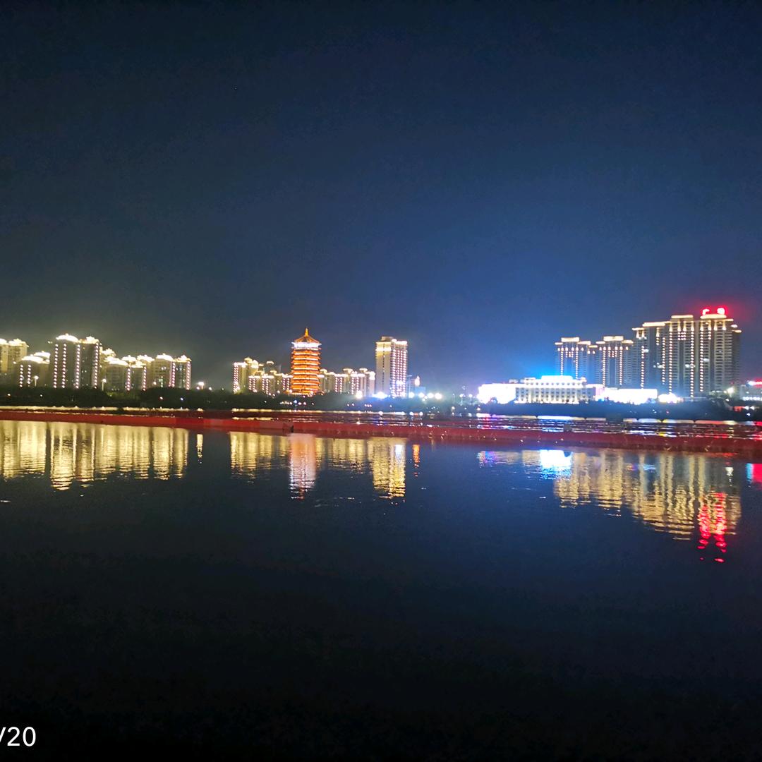 小邓跑网约车